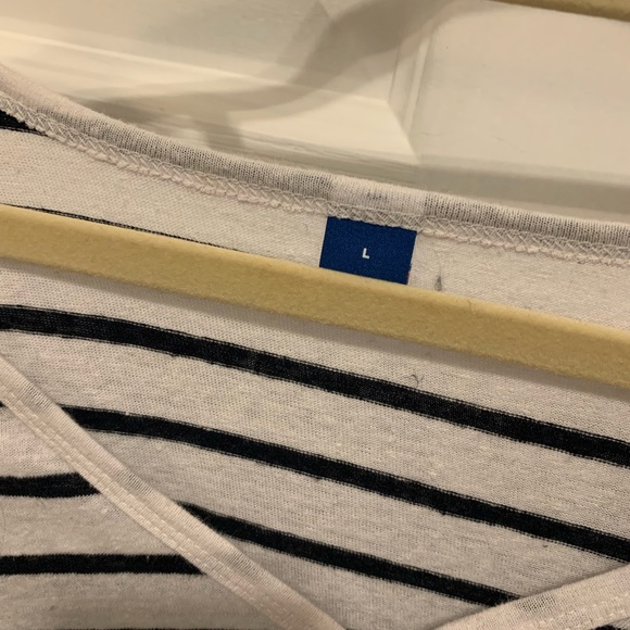 Striped V-Neck Button-Front Top Old Navy - Large - Picture 5 of 5